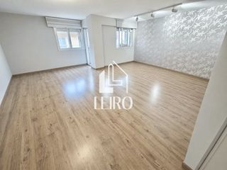 Etagenwohnung in Vilagarcía. Piso céntrico de 120 m2 con galería