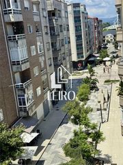 Pis a Vilagarcía. Piso amplio exterior con garaje y trastero