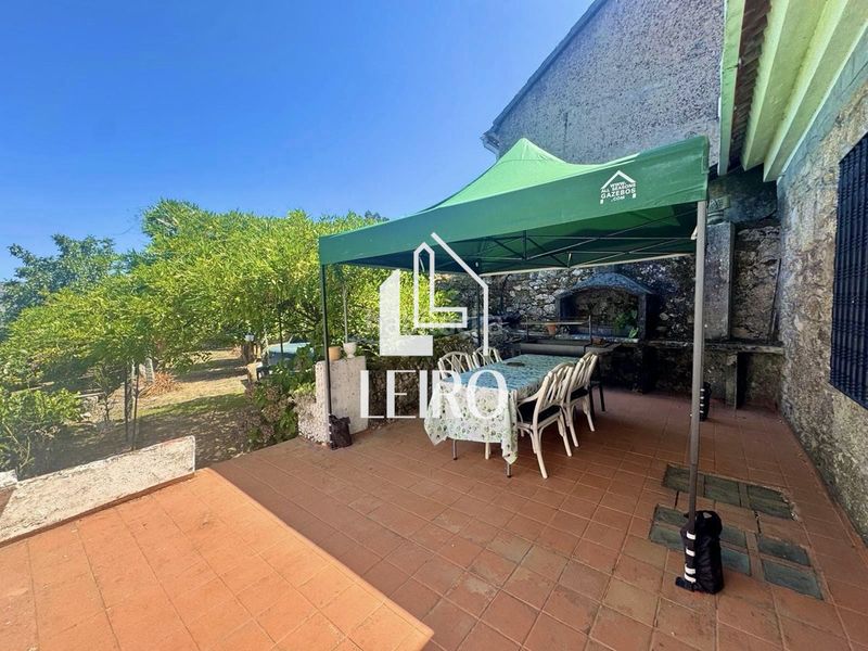 Foto edbdfd39-3509-46f9-b238-887dcd1af091. Casa amb xemeneia calefacció a Vilanova de Arousa
