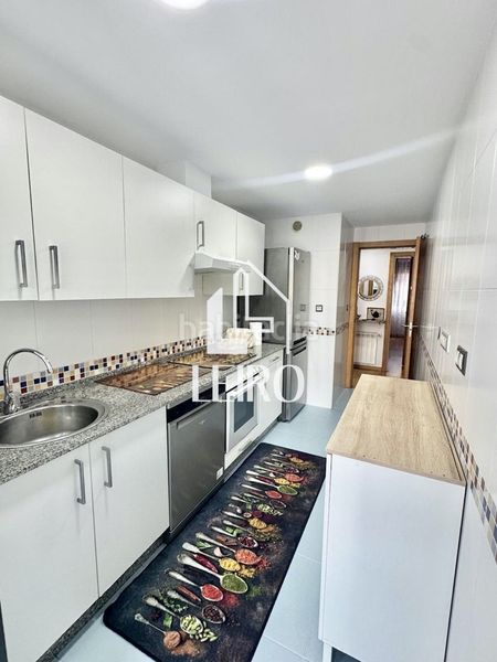 Foto 84ee78a6-8509-49cd-bcbf-e3dd4301c471. Apartament amb calefacció aparcament a Arealonga Vilagarcía de Arousa