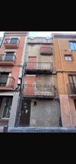 Édifice  Carrer baix del carme. Edificio centro reus