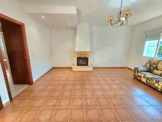 House in Calle los perales 26