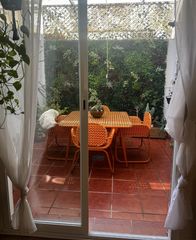 Casa adosada en Huerta de la Reina - Trassierra. Casa reformada con patio, garaje y trastero junto a arroyo del m