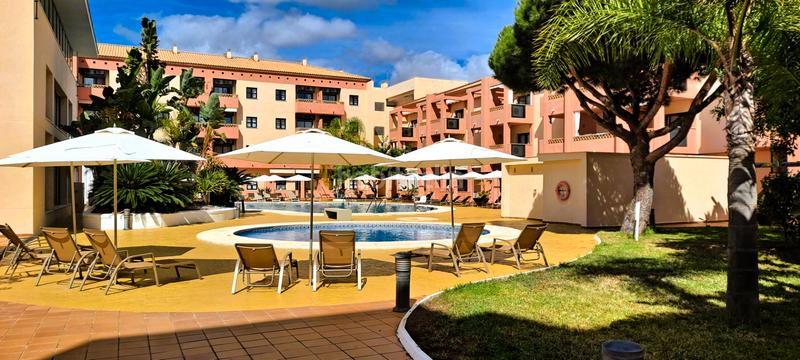 Foto 115bbea2-7c5a-4ca1-bcdb-07da553e953e. Alquiler apartamento en avenida del decano 2 apartamento con piscina y garaje 2ª linea playa en Punta Umbría
