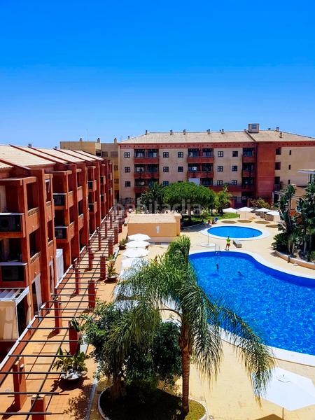Foto 617113b6-34f8-4c35-8261-470f2fabadd9. Alquiler apartamento en avenida del decano 2 apartamento con piscina y garaje 2ª linea playa en Punta Umbría