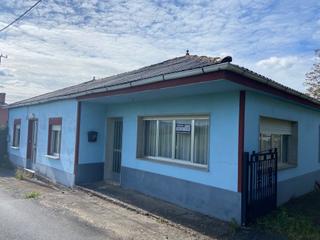 Mas à Lalín. Casa de pueblo zona prado