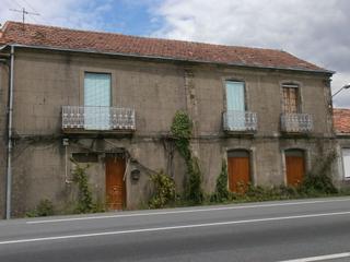 Mas à Rodeiro. Casa para restaurar muy amplia