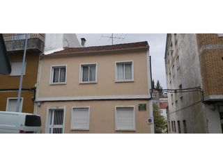 Casa en Lal�n. Casa con dos viviendas independientes