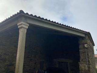 Masia a Lalín. Casa de piedra