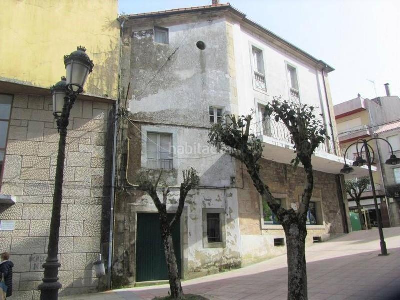Foto af20c501-e555-46b7-bf40-f0b10f6d71b2. Edifici a Lalín