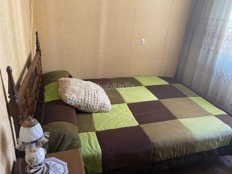 Foto caf24645-9ba3-4be9-8008-1221daeab84c. Casa adossada a Lalín