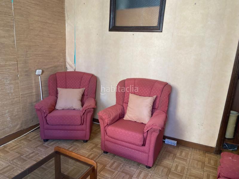 Foto d6a2de59-b6f9-4051-b9b8-33362b9f6056. Casa adossada a Lalín