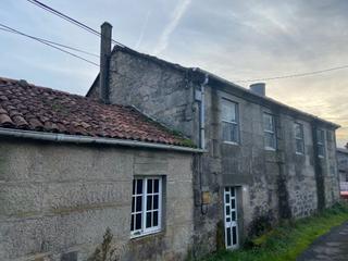 Masia a Lalín. Casa de piedra
