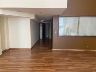 Miete Geschäftsraum in Lalín. Oficina totalmente acondicionada