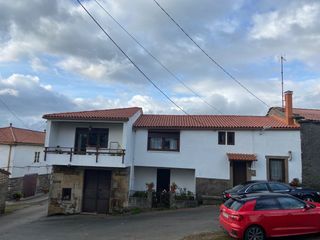 Masia en Lal�n. Casa para entrar