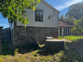 Masia a Silleda. Se vende casa de campo en negreiros con finca totalmente cerrada