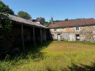 Mas à Silleda. Se vende casa en moalde para restaurar