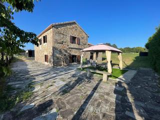 Masia a Silleda. Casa de piedra restaurada