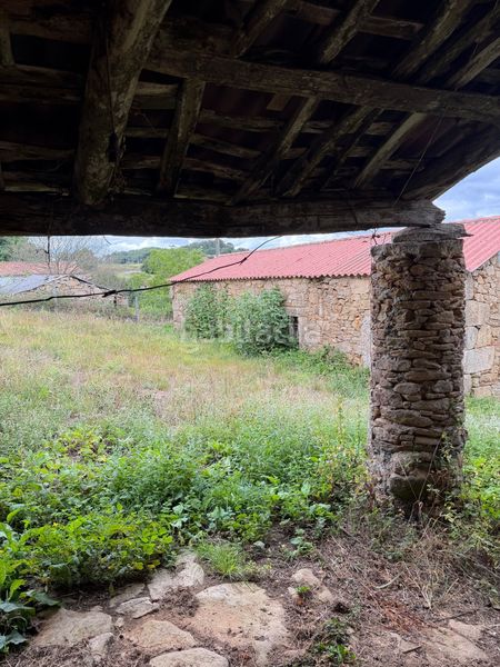 Foto 7bf1ff02-ad5a-49d8-985e-0768a276e0e5. Masia a Silleda