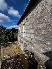 Casale in Punxín. Casa con viñas en punxinourense