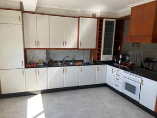 Etagenwohnung in Lalín. Amplísima vivienda