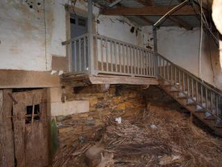 Bauernhof in Lalín. Casa de piedra con hórreo y palleira para reformar cerca de lalí