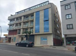 Aparcament cotxe a Lalín. Plaza de garaje con trastero en lalin