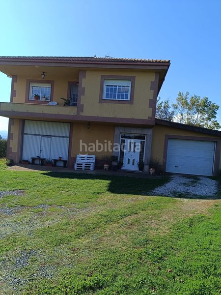Foto 835d70cb-9fc8-490e-8f0c-137ea2751f75. Casa a Lalín