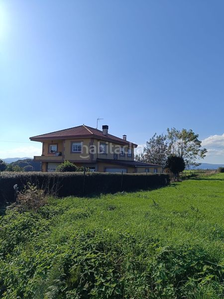 Foto c6eda658-1ade-4442-93f0-48f206e81eae. Casa a Lalín