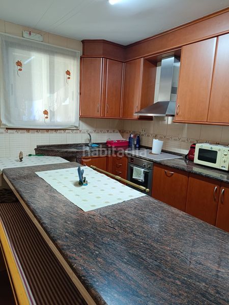 Foto c8418100-e881-44c3-8de9-d4bd5c2848d2. Casa a Lalín