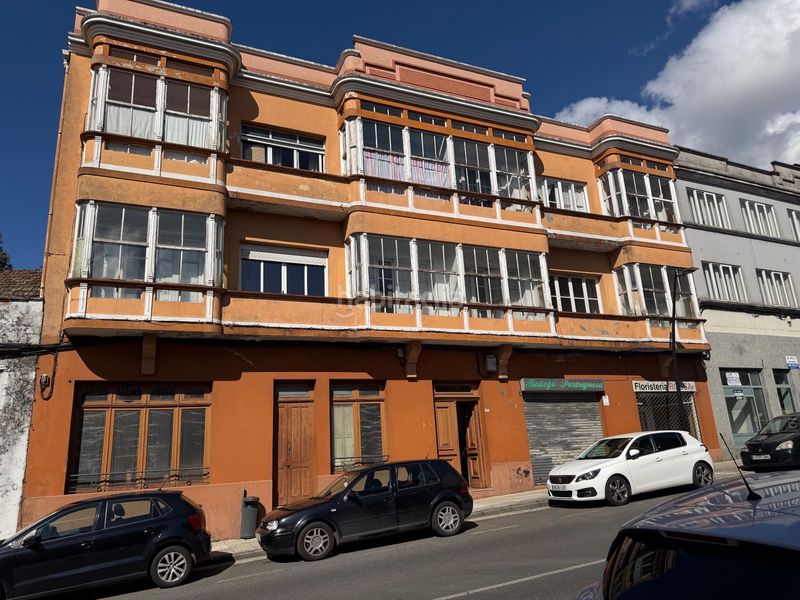 Foto 7ae8cec1-c277-4907-9684-b8fd13c6ab03. Edificio solar y 2 edificios en Lalín
