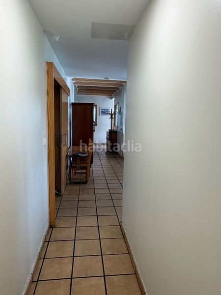 Foto ce86f369-48c2-4b18-8d20-19ff81c1abb4. Edifici a Silleda