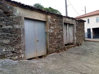 Bauernhof en Lal�n. Para restaurar o construir