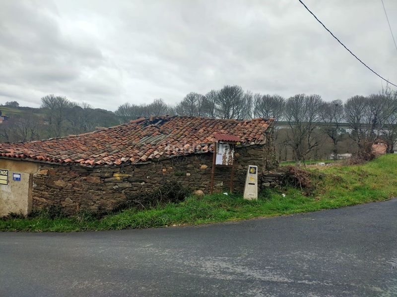 Foto ffc96868-ad53-4ba5-b798-b2fc78490a7f. Masia a Lalín