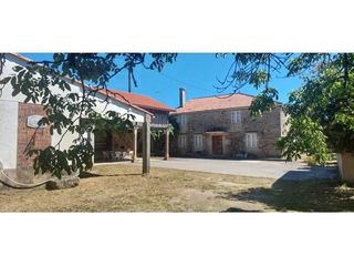 Casale in Silleda. Se vende casa de campo en saídres