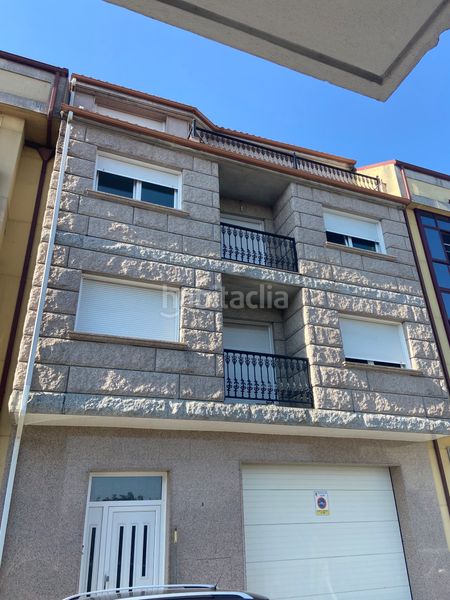 Foto 9a6fe126-9fc0-4470-9583-4053466ad329. Edificio  completo en Lalín
