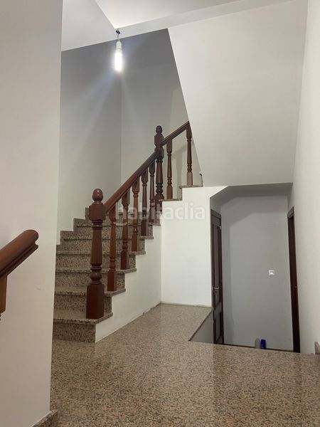 Foto a66151eb-56b5-472c-90b0-cf03eb1038b2. Edificio  completo en Lalín