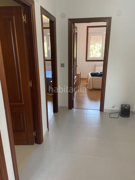 Foto ed050a96-b8ab-4830-91a3-d06a8c5edd41. Edificio  completo en Lalín