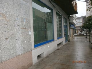 Affitto Locale commerciale in Lalín. Local comercial en la calle principal