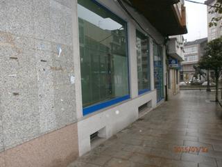 Location Local commercial à Lalín. Local comercial en la calle principal