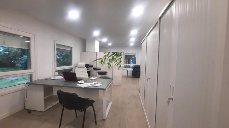 Foto 80b04d59-acca-4ad0-92c8-95c2bb650e67. Rent office space in rúa das teixugueiras 23 in Navia Vigo