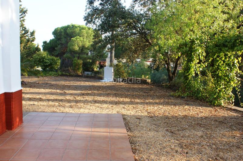 Foto d0c9cea7-eb74-4211-80ed-c7d274581d72. Xalet amb aparcament a Valverde del Camino