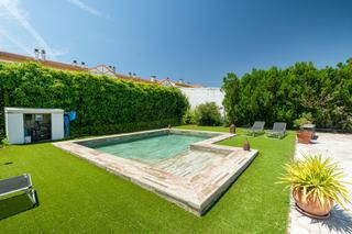 Casa  Calle gorrion. Espectacular casa con parcela y piscina privada toda en una plan
