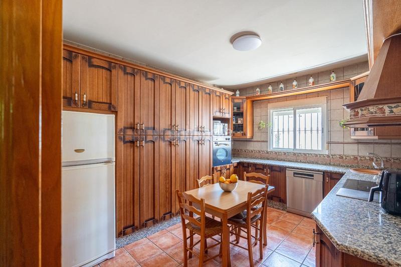 Foto e28ceba9-ec9c-4e7c-b23e-40dd51ceaebd. Casa espectacular casa con parcela y piscina privada toda en una planta en Aljaraque