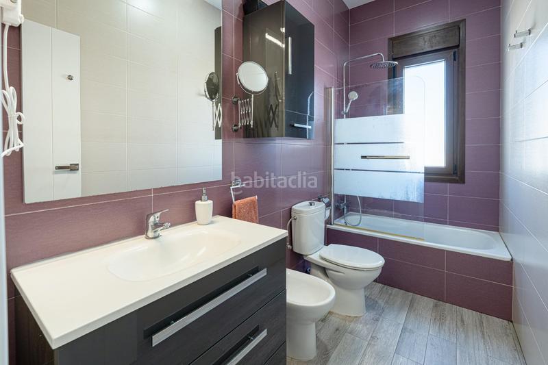 Foto 0e5c7e26-5881-430e-9194-d5de00e31d39. Semi detached house with parking pool in Moguer