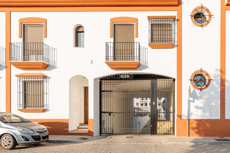 Foto 58527004-6cad-45d1-a026-73e4e8e2ee41. Semi detached house with parking pool in Moguer