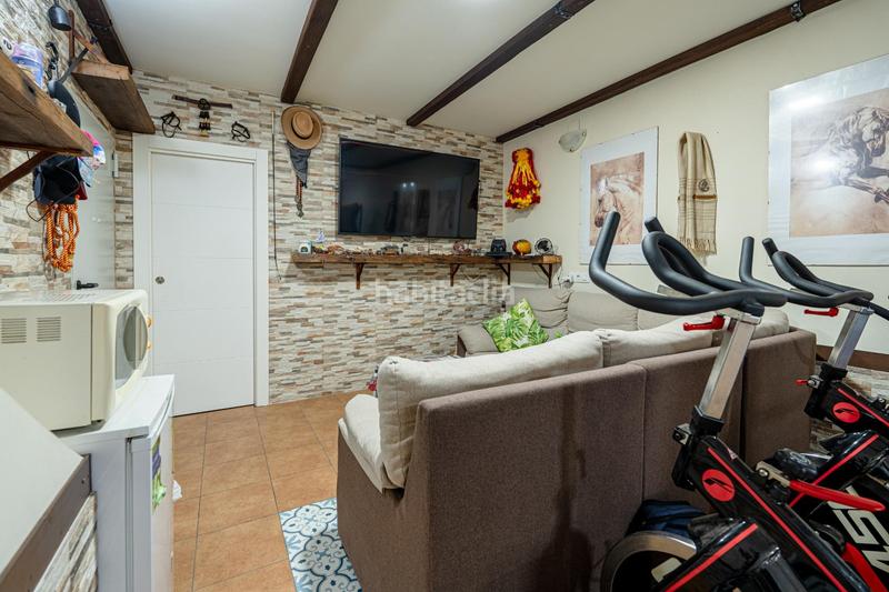 Foto cd5d4504-84fb-4f18-8afe-ad044ca6e73c. Semi detached house with parking pool in Moguer