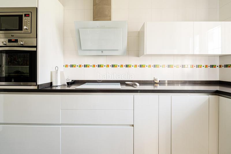 Foto d5005cfb-3aac-46db-8ac2-02b39ea37162. Semi detached house with parking pool in Moguer