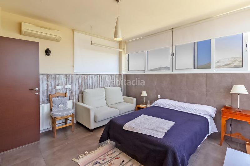 Foto 045758a6-3ff0-4869-8d3b-3255ebbfe056. Attico con riscaldamento parcheggio piscina in Playa Poniente Benidorm
