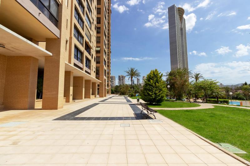 Foto 17bc303f-c4a8-4b73-bd9e-c3d095a7a868. Attico con riscaldamento parcheggio piscina in Playa Poniente Benidorm